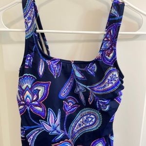 Lands End one-piece swimsuit size 6
